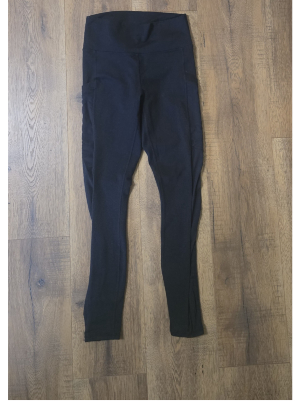 Women's Fabletics Powerhold Leggings in Black - Small - Picture 2 of 4
